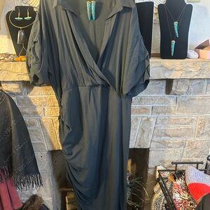 Nwt ASOS Sleek Black Women's Dress pleated sleeves with split size 20 plus